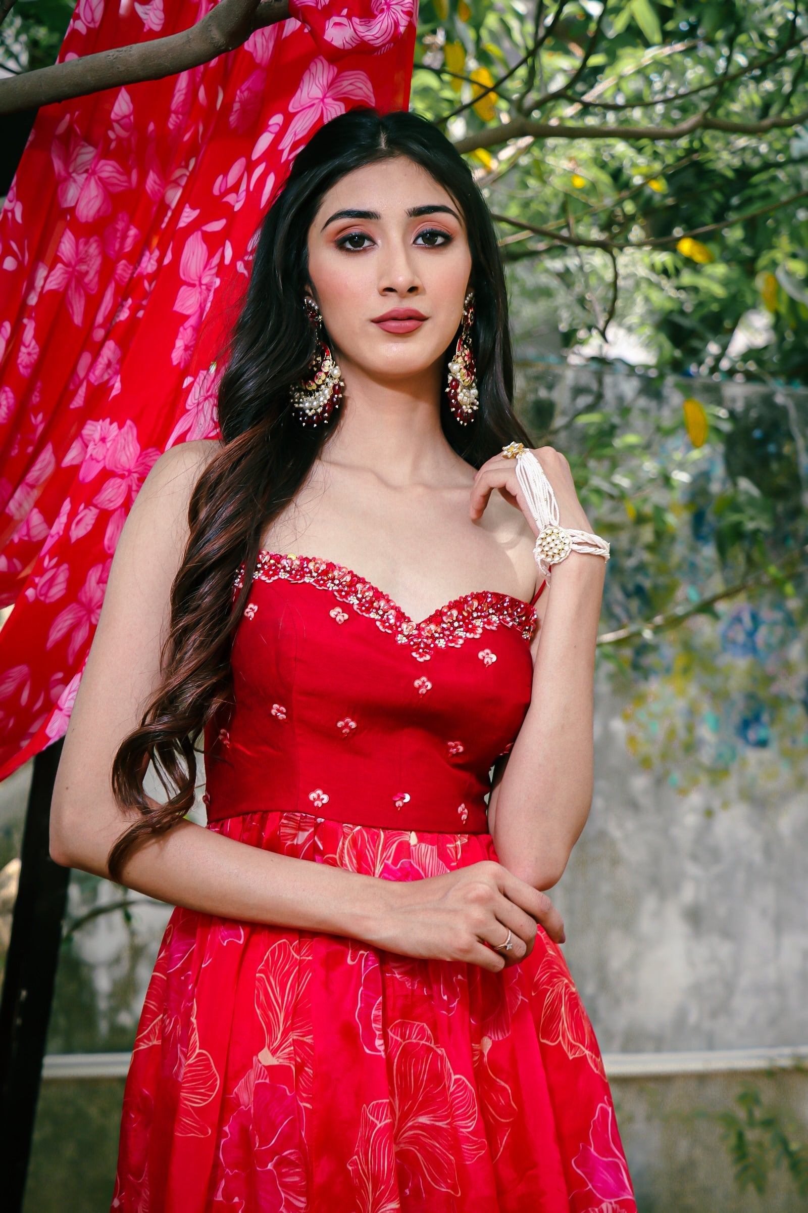 Red Sleevless Dress